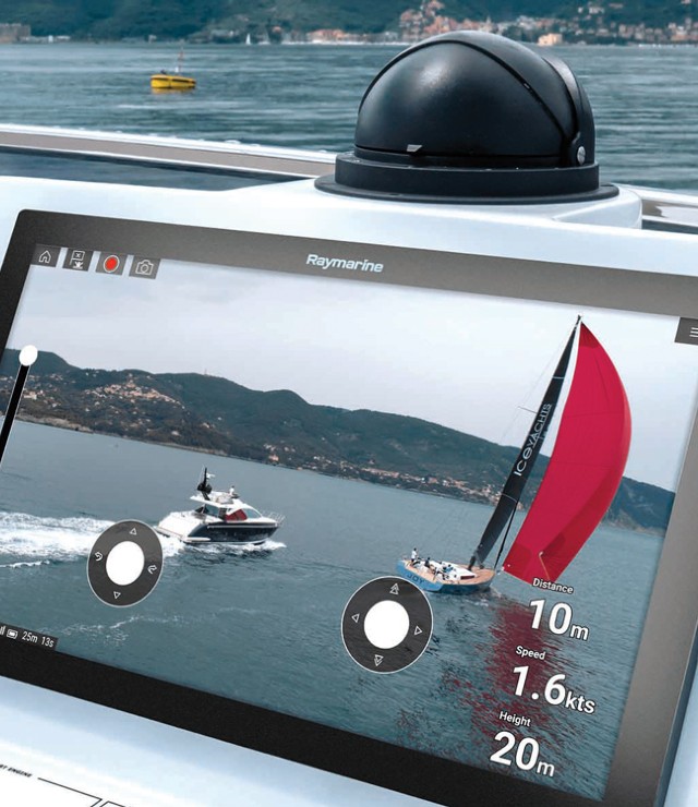Integrated Navigation Display For Yachts